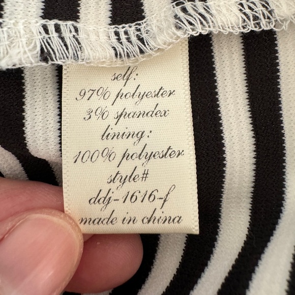 NWT Francesca’s B&W Striped Shift Dress, Size Large - Picture 6 of 11